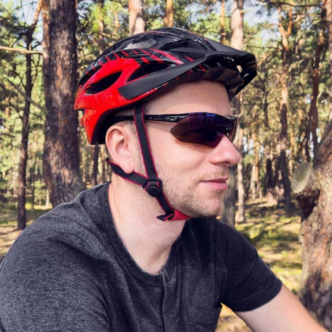 
Poliarizuoti dviračių akiniai su keičiamais spalvotais lęšiais
