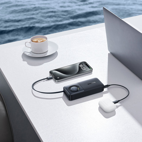 
„Free2Pull“ 10000 mAh 30 W išorinė baterija su USB-C prievadu ir ištraukiamu USB-C laidu – juoda
