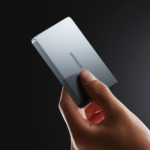 
„Powerbank Pro 10000mAh Ultrathin Magnetic PD 20W USB-C Lightning“ – pilka
