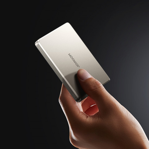 
„Powerbank Pro 10000mAh Ultrathin Magnetic PD 20W USB-C Lightning“ – titano spalvos
