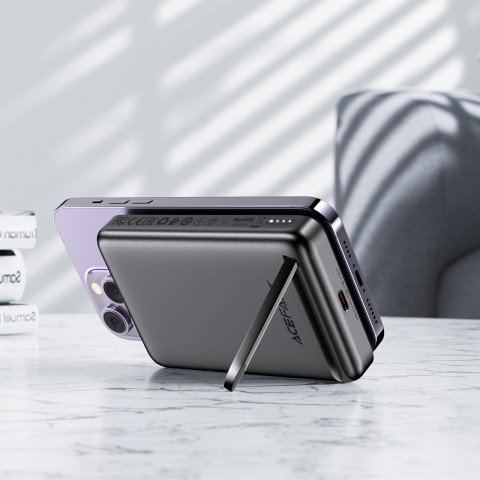 
10000mAh indukcinis magnetinis išorinis akumuliatorius su 20W stovo parinktimi + laidas - juodas
