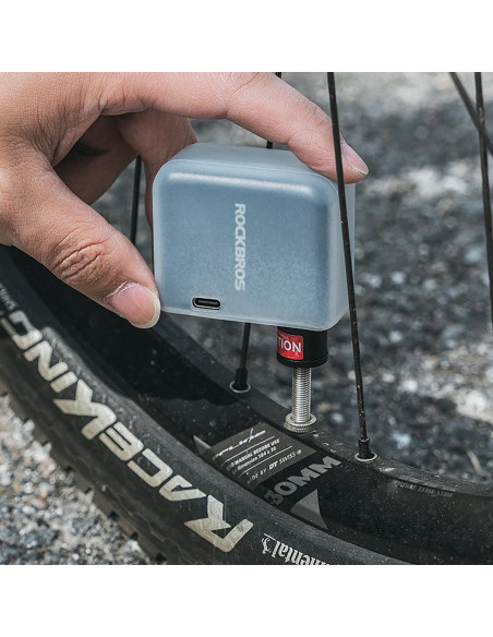 
MINI elektrinio dviračio pompa USB Schrader Presta 6.9bar 100PSI - juoda
