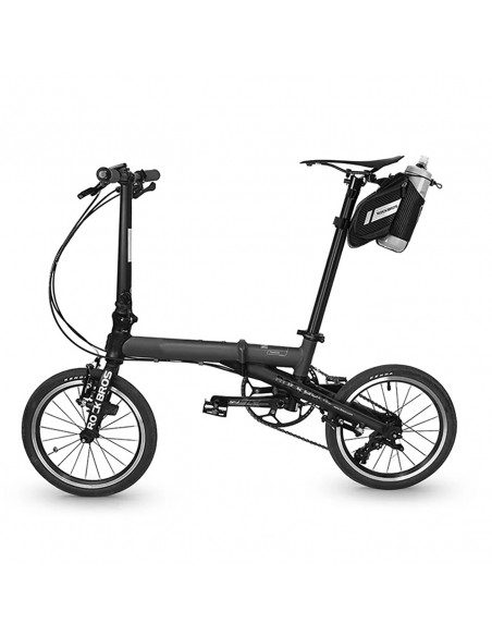 
Dviračio krepšys po sėdyne su kišene 1,5 l buteliui – juodas
