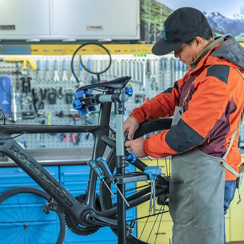 
Daugiafunkcinis dviračių stovas ant grindų – juodas
