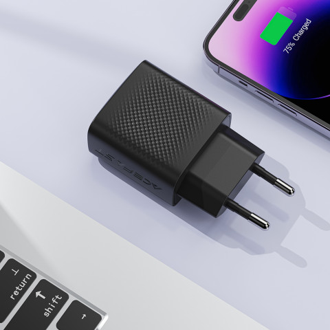
A104 GaN USB-C PD SFC 25W sieninis įkroviklis – juodas
