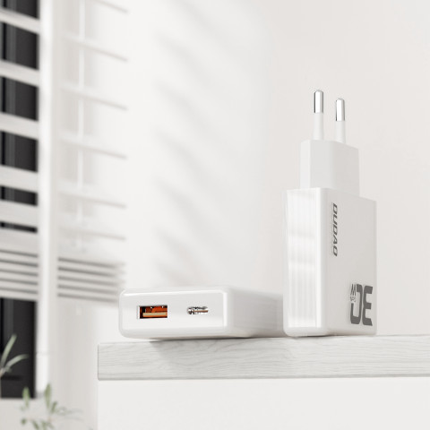 
GaN A30EUL 30W USB-A USB-C sieninis įkroviklis + USB-C – „Lightning“ laidas – baltas
