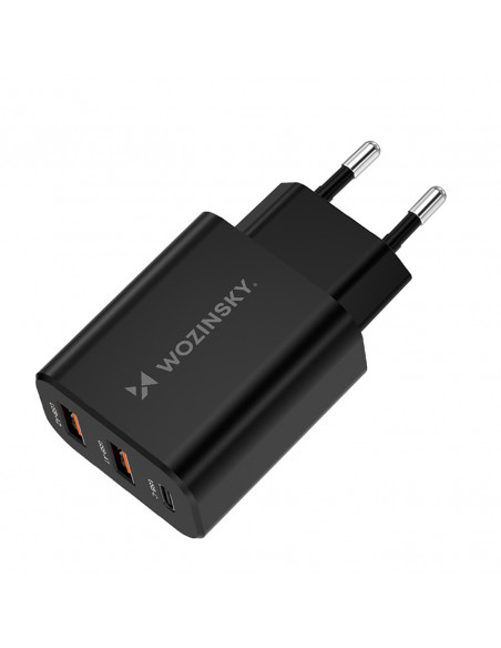 
30 W USB-C 2 x USB-A sieninis įkroviklis – juodas
