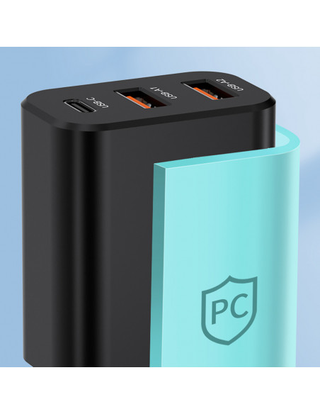 
30 W USB-C 2 x USB-A sieninis įkroviklis – juodas
