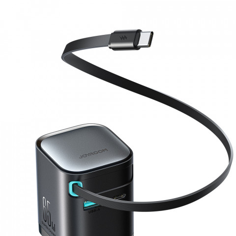 
„GaN“ 65 W USB-A USB-C sieninis įkroviklis su integruotu USB-C laidu – juodas
