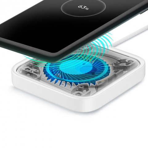 
„Samsung“ belaidis įkroviklis, 15 W indukcinis įkroviklis + sieninis įkroviklis ir USB-C laidas – baltas
