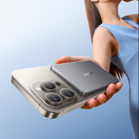 
5000mAh USB-C išorinė baterija su 20 W PD ir 15 W indukciniu įkrovimu – pilka
