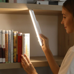 Magnetinė LED naktinė lemputė po spintele, skirta namų virtuvei, balta