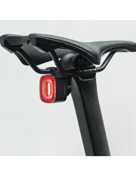 
Raudonas galinis LED dviračio žibintas su STOP USB-C stabdžių sistema – juodas
