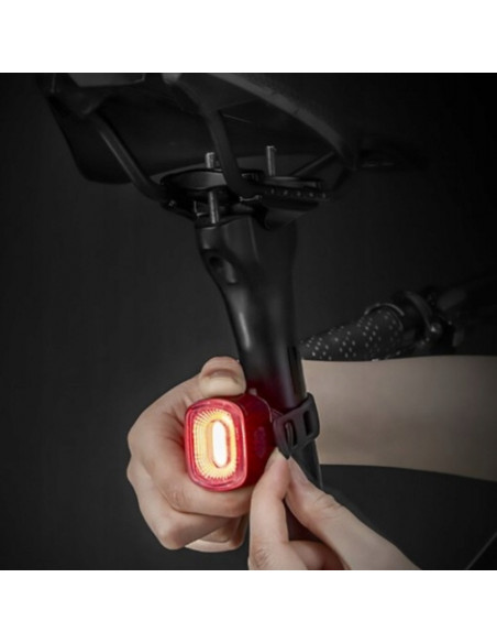 
Raudonas galinis LED dviračio žibintas su STOP USB-C stabdžių sistema – juodas
