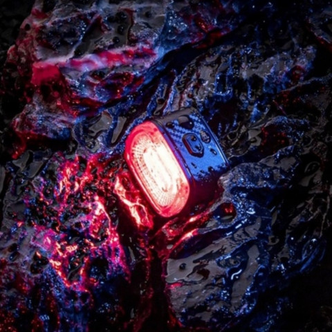 
Raudonas galinis LED dviračio žibintas su STOP USB-C stabdžių sistema – juodas
