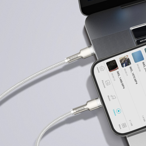 
iPhone USB-C laidas – „Lightning“ serijos metalinis duomenų perdavimo laidas 20 W PD 2 m – baltas
