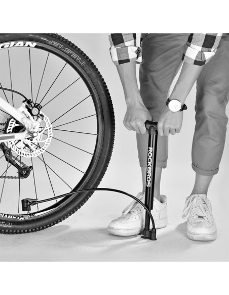 
120 psi / 8 barų grindų dviračio pompa su rutuliniais tvirtinimo elementais – juoda
