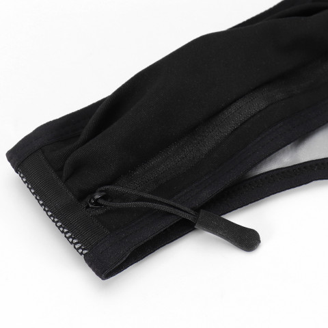 
Šviesą atspindinti bėgimo liemenė su kišenėmis – juoda
