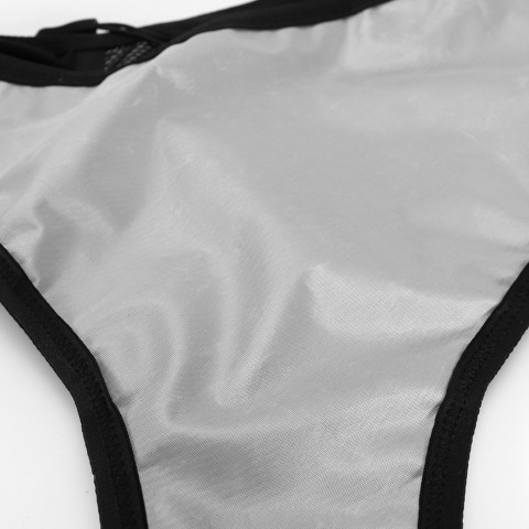 
Šviesą atspindinti bėgimo liemenė su kišenėmis – juoda
