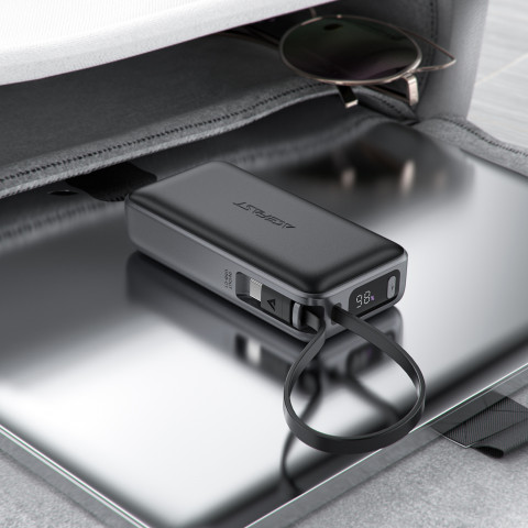 
10000mAh PD30W išorinė baterija su integruotu USB-C laidu - juoda
