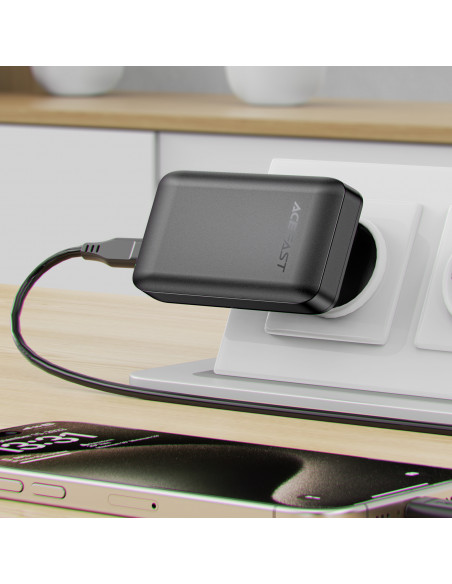 
65 W GaN 2 USB-C USB-A itin plonas plokščias sieninis įkroviklis – juodas
