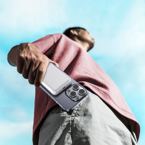 
Magnetinė išorinė baterija 10000 mAh su 25 cm USB-C laidu – balta
