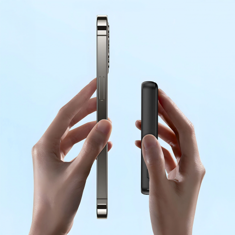 
K14S+ 10000mAh išorinė baterija su 20W stovu USB-A / USB-C / MagSafe - juoda
