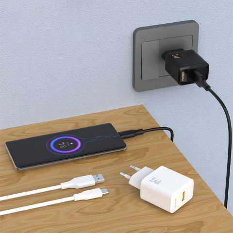 
2,4 A USB-A sieninis įkroviklis – baltas
