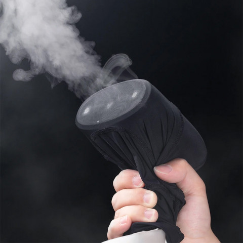 
Dviratininko kepuraitė su išpjovomis akiniams – juoda
