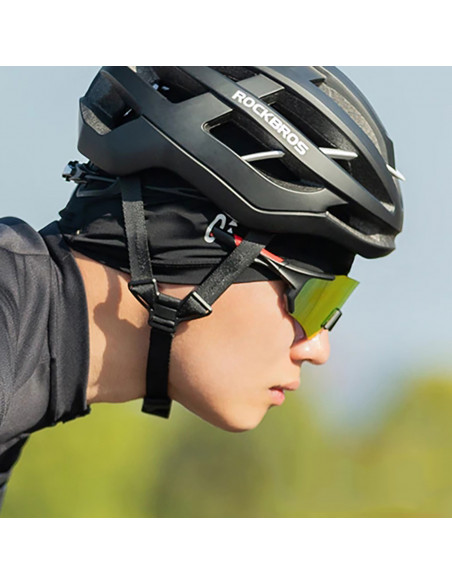 
Dviratininko kepuraitė su išpjovomis akiniams – juoda
