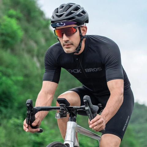 
Dviratininko kepuraitė su skydeliu - juoda
