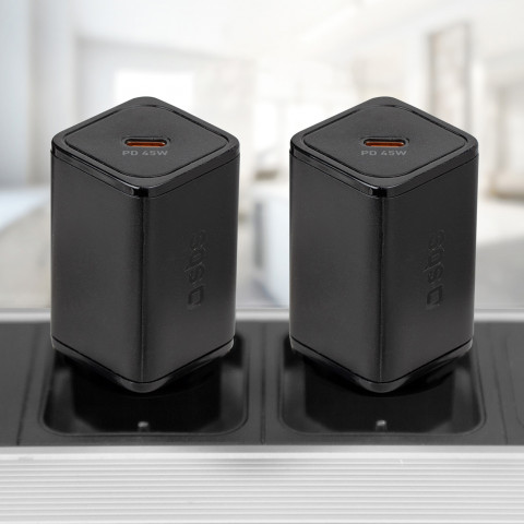 
„Power Delivery GaN USB-C“ 45 W sieninis įkroviklis – juodas
