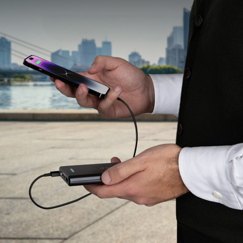 
10000 mAh išorinė baterija su maitinimo šaltiniu, 20 W, juoda
