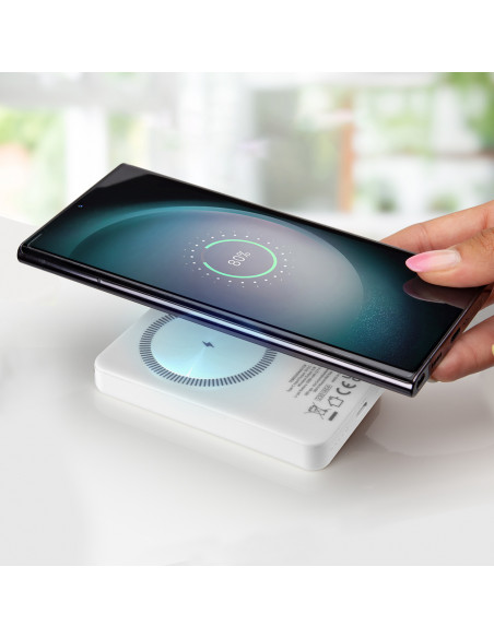 
5000 mAh USB-C nešiojamoji baterija su „MagSafe“ suderinamumu – balta
