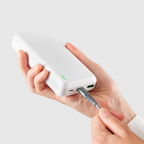 
20000 mAh PD nešiojama baterija su MicroUSB USB-C ir USB-A adapteriais, 20 W, balta
