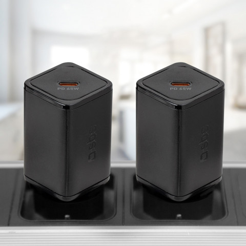 
„GaN“ sieninis įkroviklis su maitinimo šaltiniu 65 W – juodas
