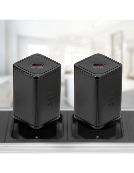 
„GaN“ sieninis įkroviklis su maitinimo šaltiniu 65 W – juodas
