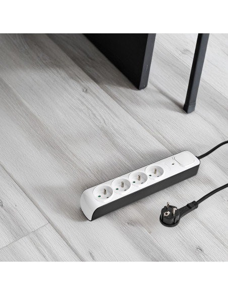 
Apsauginė juostelė nuo viršįtampių, 4 lizdai, 1,5 m, balta
