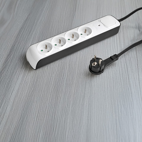 
Apsauginė juostelė nuo viršįtampių, 4 lizdai, 1,5 m, balta
