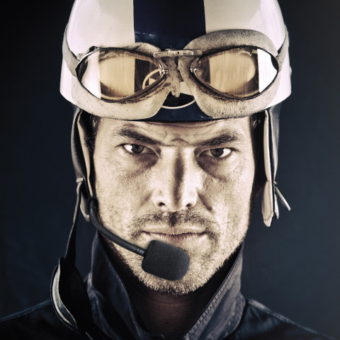 
Belaidis motociklo domofonas su skambučių priėmimo funkcija – juodas
