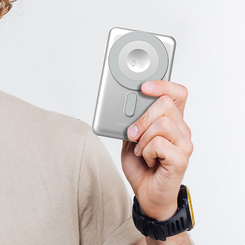 
Išorinė baterija K29 10000mAh MagSafe metalinis dėklas, stovas, laidai, USB-C, iPhone Lightning, PD 20W - pilka
