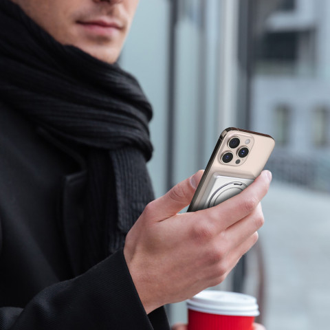 
K28 10000mAh „MagSafe“ išorinė baterija su metaliniu korpusu ir PD stovu, 22,5 W – pilka
