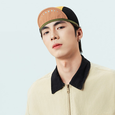 
Dviratininko kepuraitė su skydeliu, skirta dėvėti po šalmu - geltona
