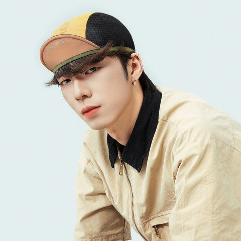 
Dviratininko kepuraitė su skydeliu, skirta dėvėti po šalmu - geltona
