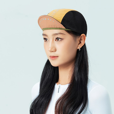 
Dviratininko kepuraitė su skydeliu, skirta dėvėti po šalmu - geltona
