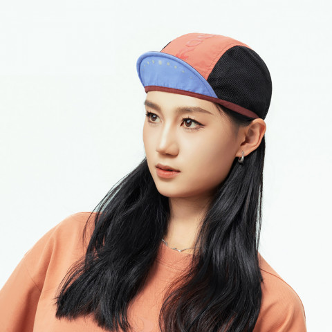 
Dviratininko kepuraitė su skydeliu, skirta dėvėti po šalmu - raudona
