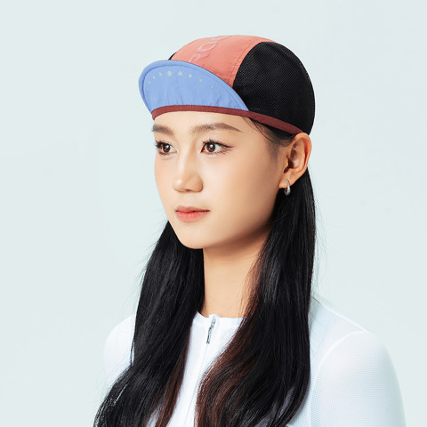 
Dviratininko kepuraitė su skydeliu, skirta dėvėti po šalmu - raudona
