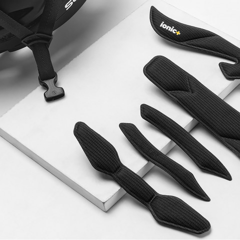 
Unisex dviračio šalmas su nuimamu skydeliu ir apsauginiais akiniais nuo UV spindulių - matinės baltos spalvos
