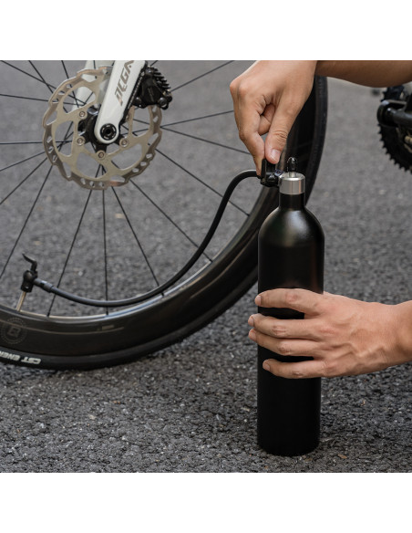 
Slėginis bakas bekamerėms padangoms pripūsti 200 PSI 1,2 l
