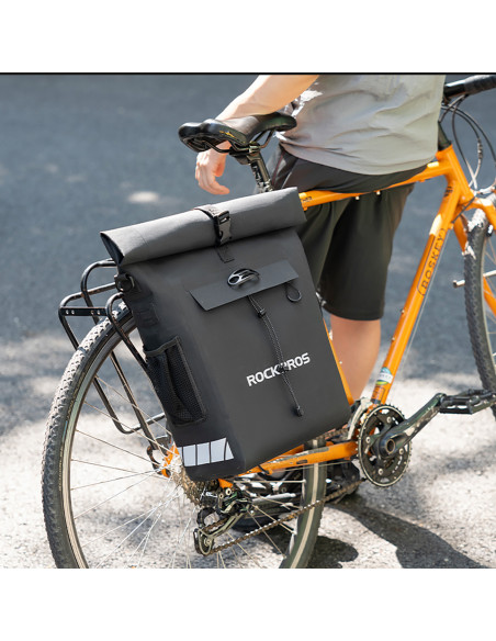 
Vandeniui atsparus dviračio krepšys su kuprinės funkcija ir šalmo tvirtinimu, 18 l – juodas
